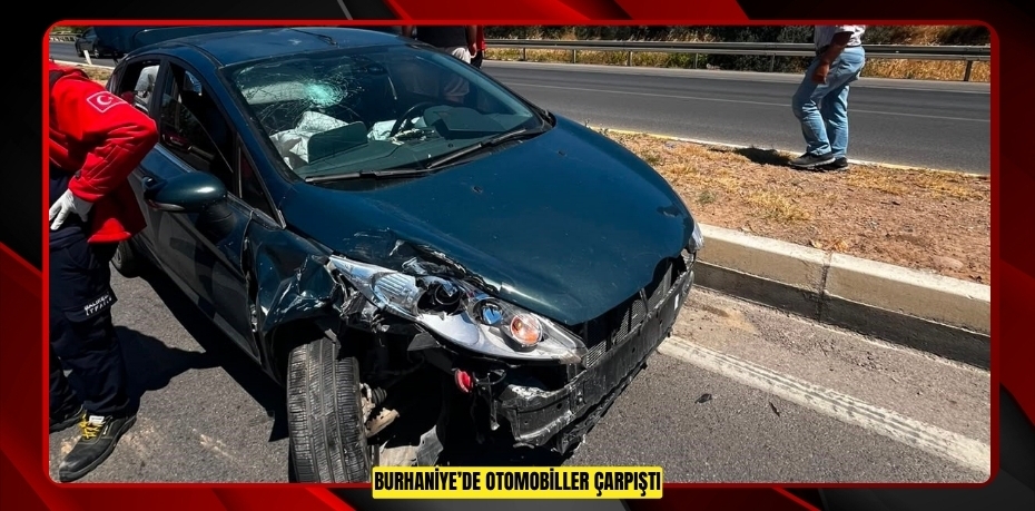Burhaniye’de otomobiller çarpıştı  