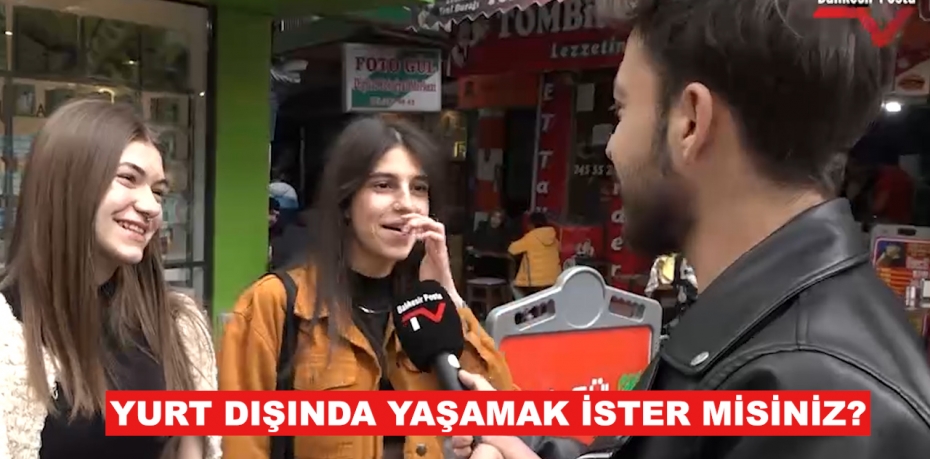 MÜLTECİLER HAKKINDA DÜŞÜNÜYORSUNUZ?