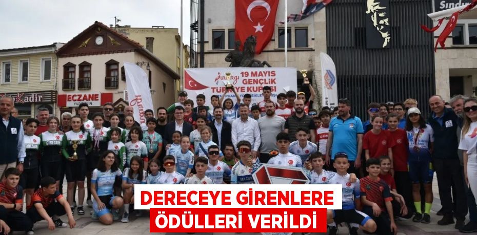 DERECEYE GİRENLERE ÖDÜLLERİ VERİLDİ