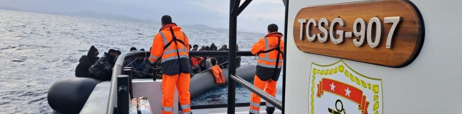 Ayvalık açıklarında 59 düzensiz göçmen kurtarıldı