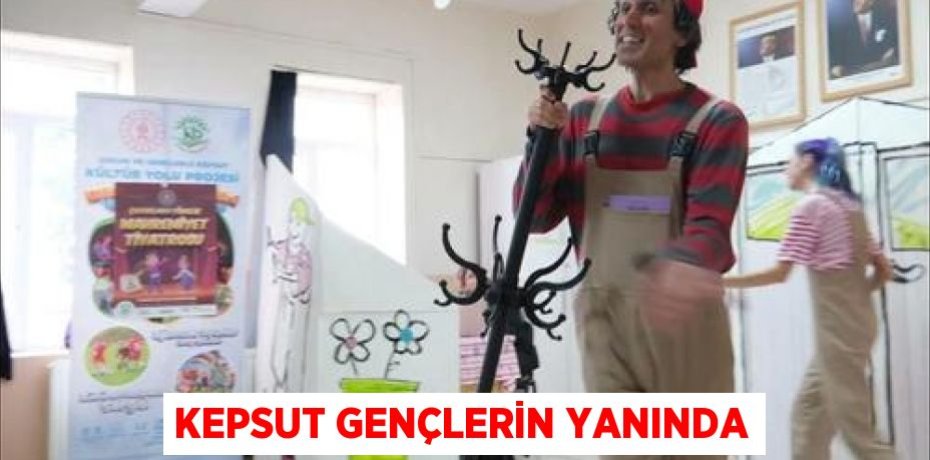 Kepsut gençlerin yanında