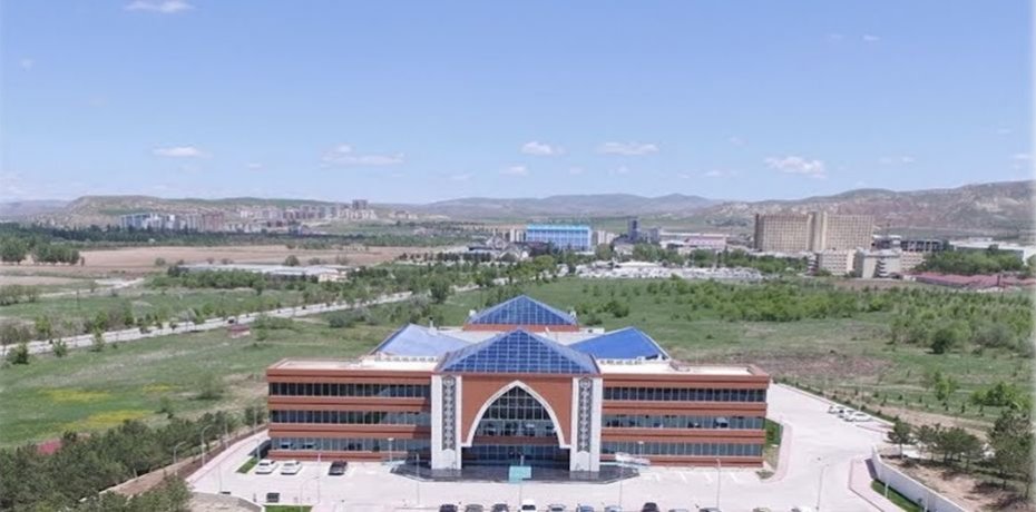 Sivas Cumhuriyet Üniversitesi Öğretim Üyesi Alıyor