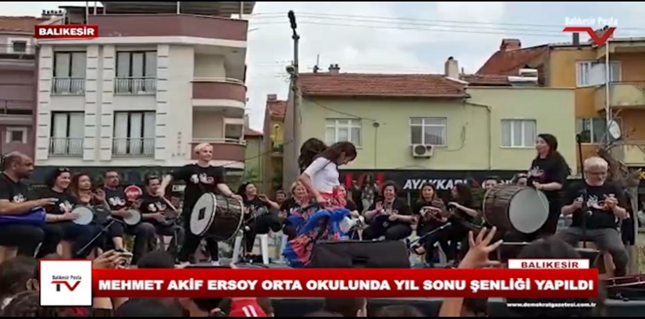 Mehmet Akif Ersoy Ortaokulunda Yıl sonu Şenliği yapıldı.