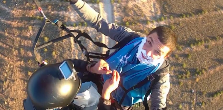 Sonunda bu da oldu, havada usturalı sakal tıraşı