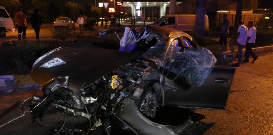 Hurdaya dönen araçtan sıyrık bile almadan çıktı