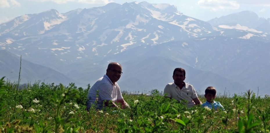 Yüksekova'da iki mevsim bir arada