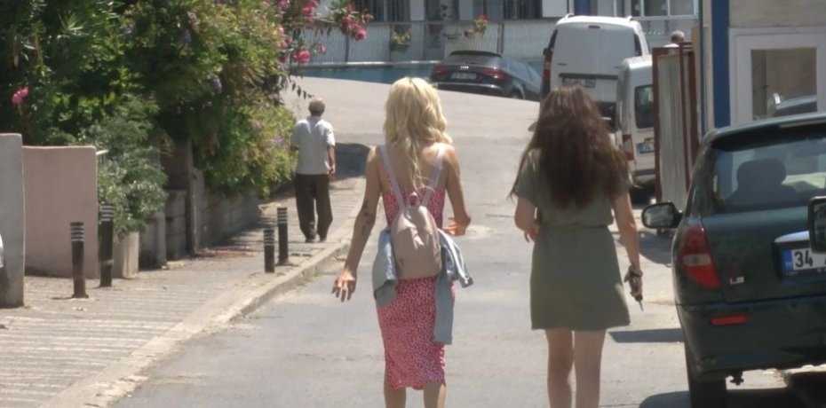 Üsküdar’da komşu krizi: Köpeği çalıp boğazını sıktı, sahibine saldırdı