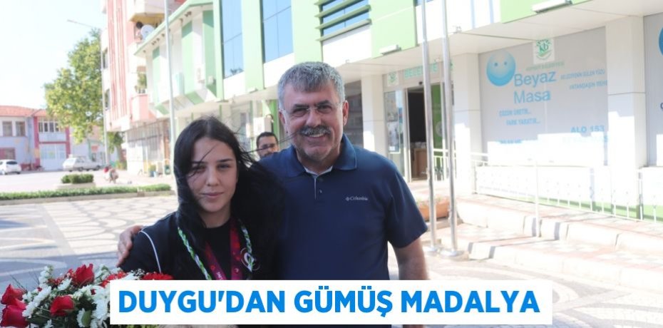 DUYGU’DAN GÜMÜŞ MADALYA