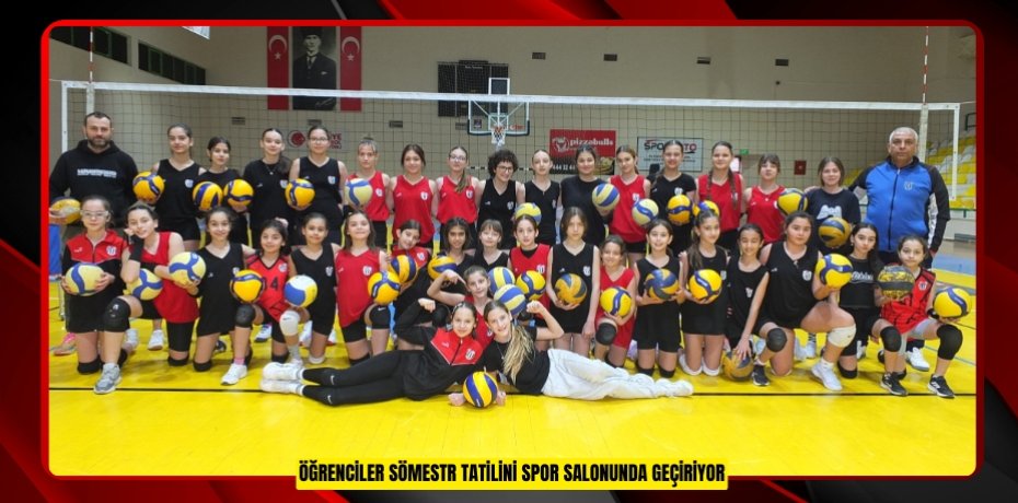 Öğrenciler sömestr tatilini spor salonunda geçiriyor