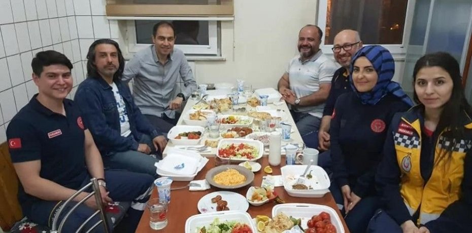 KÜTAHYA 112 ACİL SAĞLIK İSTASYONU ÇALIŞANLARI İFTARDA BULUŞTU