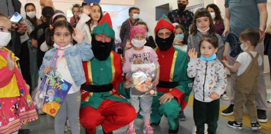 HASTANEDE ÇOCUKLARA HACİVAT-KARAGÖZ’LÜ BAYRAM SÜRPRİZİ